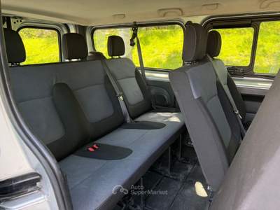 Opel Vivaro PC-TN Combi Grigio usata Livorno