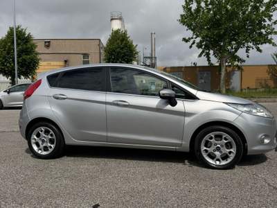 Ford Fiesta 5 porte Titanium Grigio usata Livorno