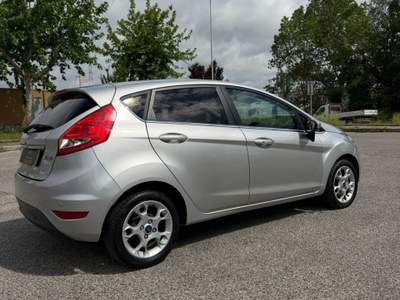 Ford Fiesta 5 porte Titanium Grigio usata Livorno