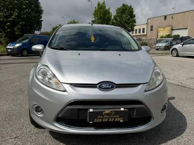 Ford Fiesta 5 porte Titanium Grigio usata Livorno