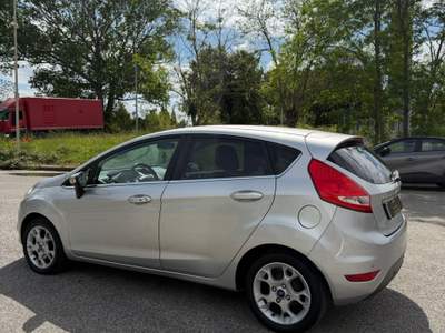 Ford Fiesta 5 porte Titanium Grigio usata Livorno