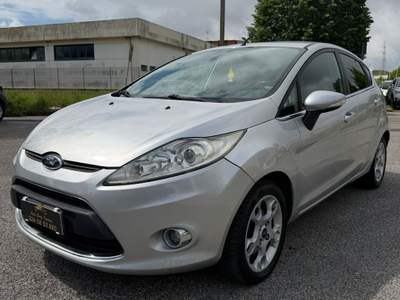 Ford Fiesta 5 porte Titanium Grigio usata Livorno