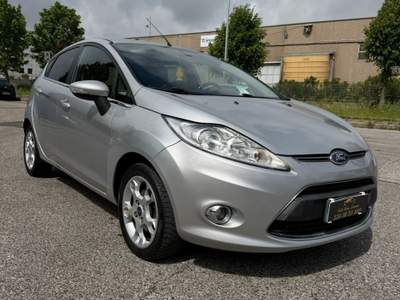 Ford Fiesta 5 porte Titanium Grigio usata Livorno