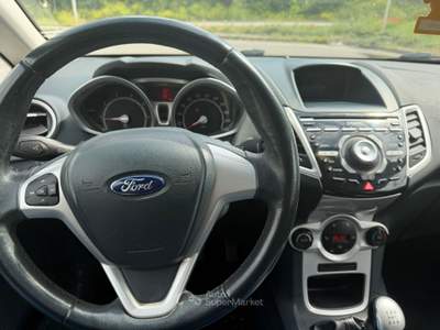 Ford Fiesta 5 porte Titanium Grigio usata Livorno