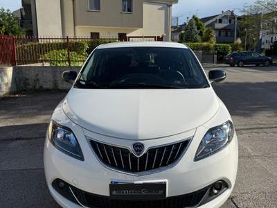 Lancia Ypsilon Lancia Ypsilon 1.0 FireFly 5 porte S&S Hybrid Ecochic Gold Bianco usata Altamura