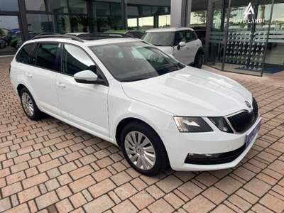 Skoda Octavia 1.4 tsi g-tec Design Edition 110cv Bianco usata Sarego