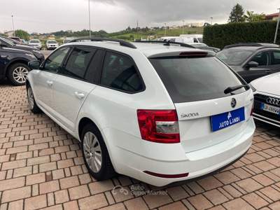 Skoda Octavia 1.4 tsi g-tec Design Edition 110cv Bianco usata Sarego