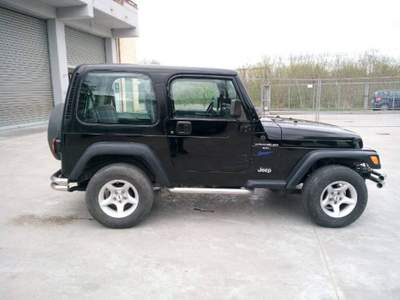 Jeep Wrangler TJ 4.O SPORT Nero usata Benevento