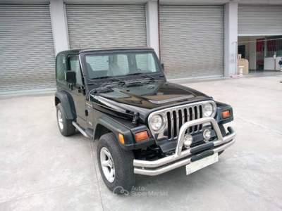Jeep Wrangler TJ 4.O SPORT Nero usata Benevento