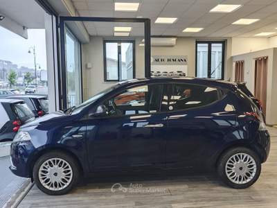 Lancia Ypsilon 5 porte GPL Ecochic Gold Blu/Azzurro usata Montecatini-Terme