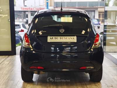 Lancia Ypsilon 5 porte GPL Ecochic Gold Blu/Azzurro usata Montecatini-Terme