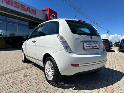 Lancia Ypsilon Ypsilon 1.2 8v Argento 69cv Bianco usata Cuneo