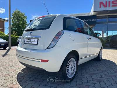 Lancia Ypsilon Ypsilon 1.2 8v Argento 69cv Bianco usata Cuneo