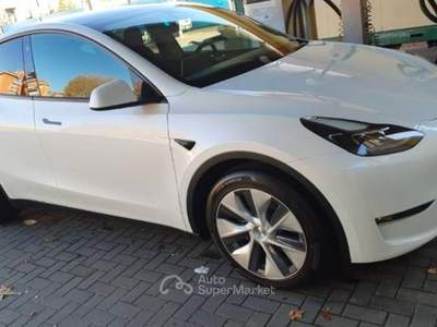 Tesla Model Y dual motor  Bianco usata Milano