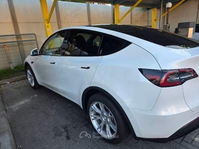 Tesla Model Y dual motor  Bianco usata Milano