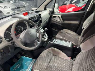 Peugeot Partner Neopatentati GPL 7 Posti usata Sedriano
