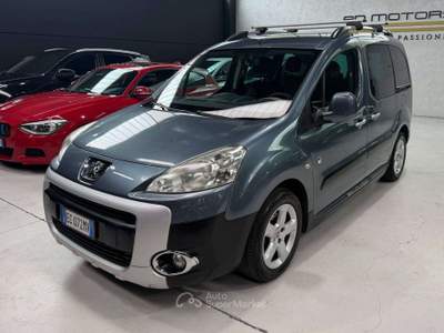 Peugeot Partner Neopatentati GPL 7 Posti usata Sedriano
