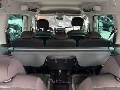 Peugeot Partner Neopatentati GPL 7 Posti usata Sedriano