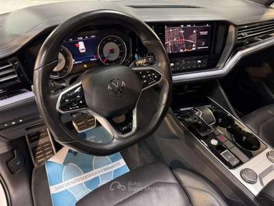 Volkswagen Touareg R-line+Tetto+Pelle+4sterzanti usata Sedriano