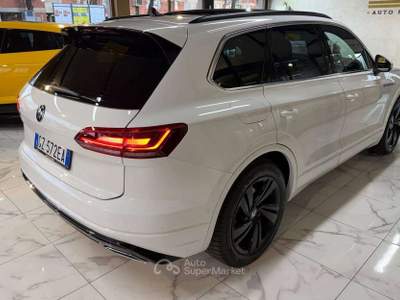 Volkswagen Touareg R-line+Tetto+Pelle+4sterzanti usata Sedriano
