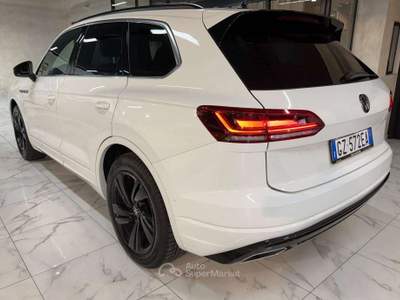 Volkswagen Touareg R-line+Tetto+Pelle+4sterzanti usata Sedriano