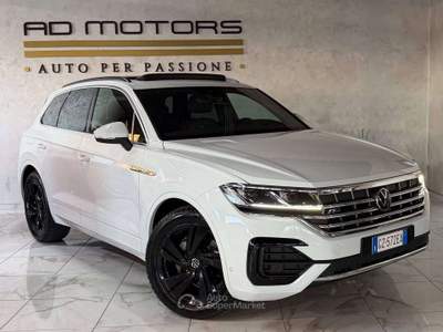 Volkswagen Touareg R-line+Tetto+Pelle+4sterzanti usata Sedriano