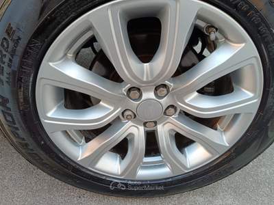 Land Rover Range Rover Evoque non fumatore, vendo solo per macchina più bassa. usata Polignano a mare