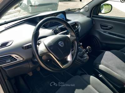 Lancia Ypsilon Lancia Ypsilon 0.9 Metano Ecochic Gold Bianco usata Corciano