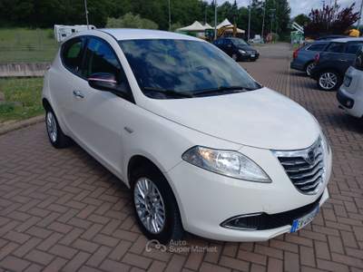 Lancia Ypsilon Lancia Ypsilon 0.9 Metano Ecochic Gold Bianco usata Corciano