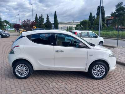 Lancia Ypsilon Lancia Ypsilon 0.9 Metano Ecochic Gold Bianco usata Corciano
