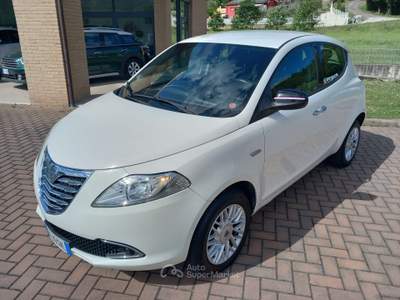 Lancia Ypsilon Lancia Ypsilon 0.9 Metano Ecochic Gold Bianco usata Corciano