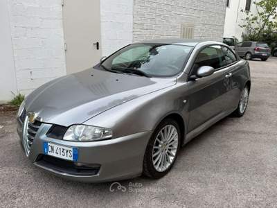 Alfa Romeo GT 1.9 jtd mjt Distinctive usata Bastia Umbra