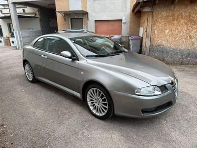 Alfa Romeo GT 1.9 jtd mjt Distinctive usata Bastia Umbra