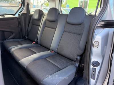 Peugeot Partner Tepee 1.6 HDi 92CV Active 12/2011 Grigio usata Giugliano in Campania
