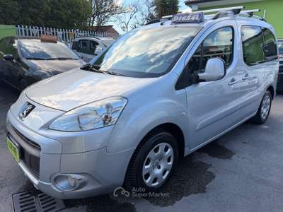 Peugeot Partner Tepee 1.6 HDi 92CV Active 12/2011 Grigio usata Giugliano in Campania