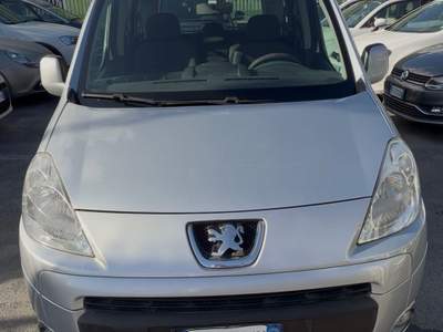 Peugeot Partner Tepee 1.6 HDi 92CV Active 12/2011 Grigio usata Giugliano in Campania