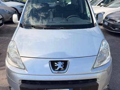 Peugeot Partner Tepee 1.6 HDi 92CV Active 12/2011 Grigio usata Giugliano in Campania