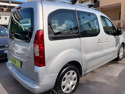 Peugeot Partner Tepee 1.6 HDi 92CV Active 12/2011 Grigio usata Giugliano in Campania