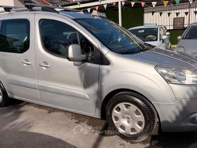Peugeot Partner Tepee 1.6 HDi 92CV Active 12/2011 Grigio usata Giugliano in Campania