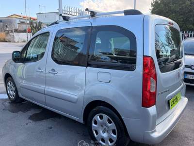 Peugeot Partner Tepee 1.6 HDi 92CV Active 12/2011 Grigio usata Giugliano in Campania