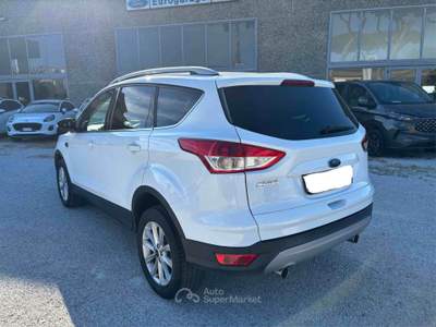 Ford Kuga Ford Kuga 2.0 Tdci 150 Cv 4WD Powershift Titanium Bianco usata Castagneto Carducci