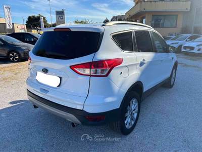 Ford Kuga Ford Kuga 2.0 Tdci 150 Cv 4WD Powershift Titanium Bianco usata Castagneto Carducci