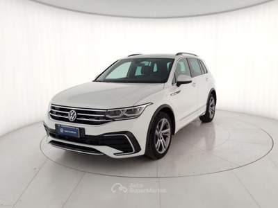 Volkswagen Tiguan 2.0 TDI SCR 110KWR-Line DSG Bianco usata Massa