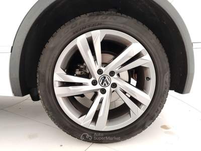 Volkswagen Tiguan 2.0 TDI SCR 110KWR-Line DSG Bianco usata Massa