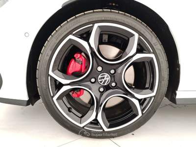 Volkswagen Golf 2.0 TSI GTI DSG Bianco usata Massa