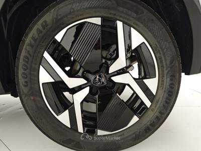 Peugeot 2008 Hybrid 145 e-DCS6 Allure Bianco usata Capua