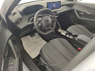 Peugeot 2008 Hybrid 145 e-DCS6 Allure Bianco usata Capua