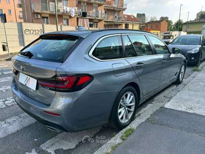 BMW Serie 5 520i 520 i Touring mhev 48V Business - AUT/NAV/PDC/LED/CARPLAY Grigio usata Sesto San Giovanni