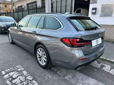BMW Serie 5 520i 520 i Touring mhev 48V Business - AUT/NAV/PDC/LED/CARPLAY Grigio usata Sesto San Giovanni