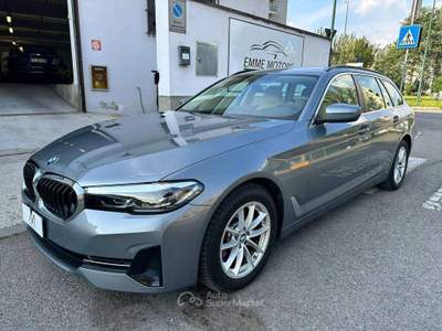 BMW Serie 5 520i 520 i Touring mhev 48V Business - AUT/NAV/PDC/LED/CARPLAY Grigio usata Sesto San Giovanni